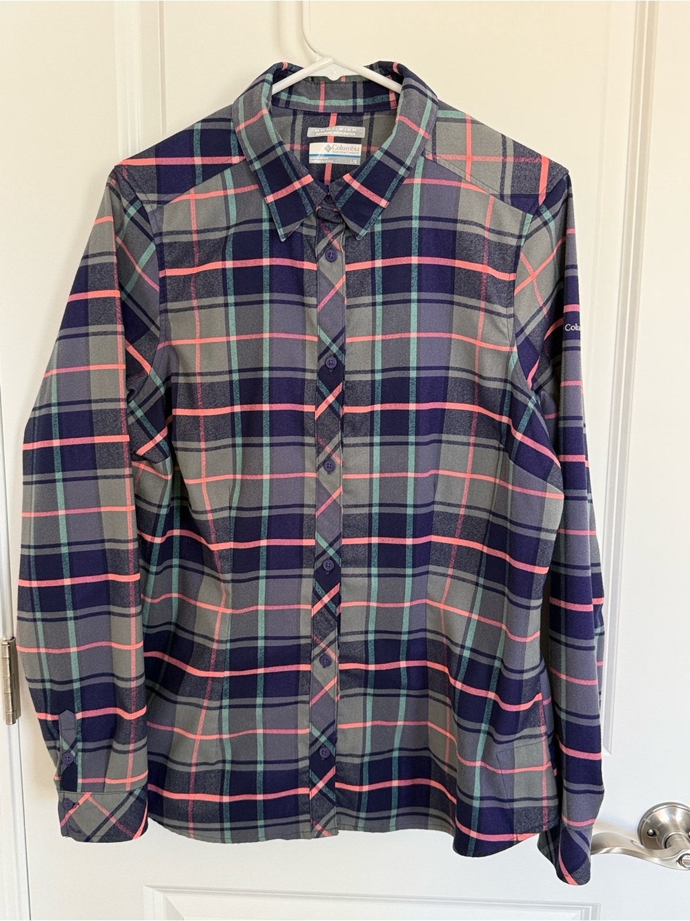 Columbia Women’s Flannel Navy Plaid Button-Up Shirt
